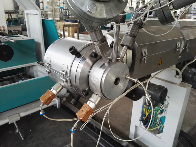يموت رأس مع أدوات لخرطوم سلك الفولاذ PVC